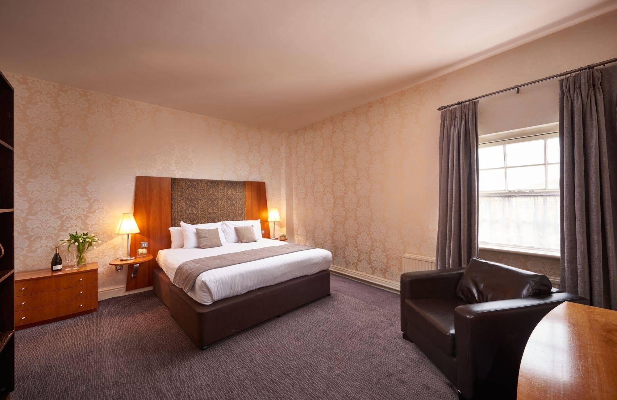 The Regency Hotel Солихалл Экстерьер фото