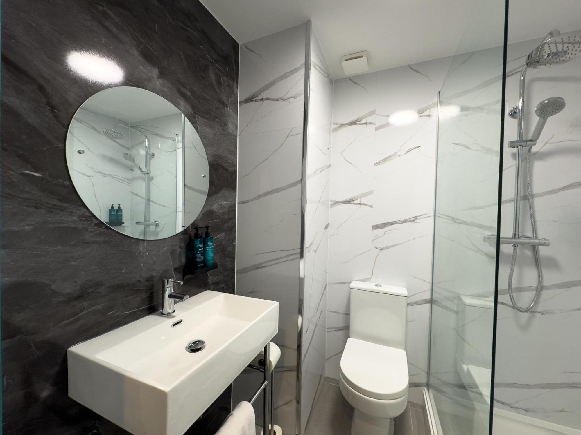 The Regency Hotel Солихалл Экстерьер фото